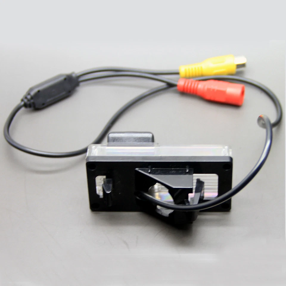 Car Rear-View Backup Camera For Toyota Land Cruiser LC100 98-2004 2005 2006 2007 - Image 4 of 4