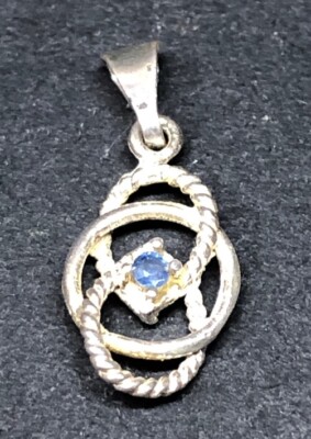 Pendentif Ancien Avec Pierre Bleue – Bijou Vintage En Pierre Naturelle – Occasion