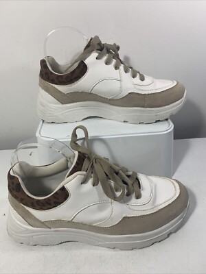 NEXT Sneaker weiß. Leopardenmuster Detail. Schnürung. Größe 4