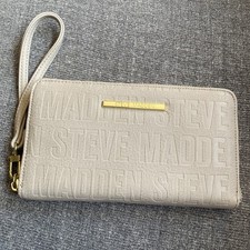 Steve Madden Beige Wristlet Wallet. 8X4.5