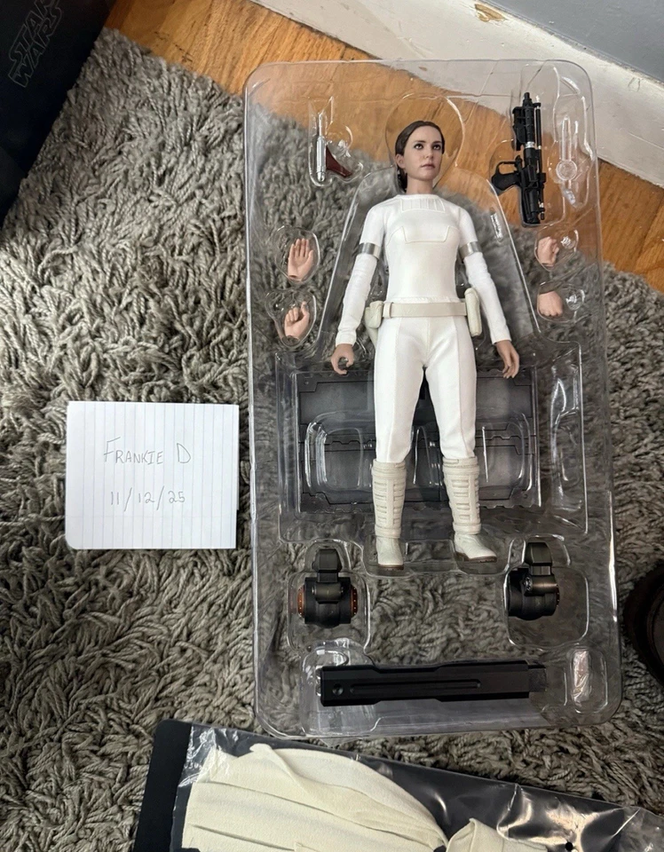 In Hand! Hot Toys MMS678 STAR WARS II: ATTACK OF THE CLONES PADMÉ AMIDALA Padme - Image 3 of 4