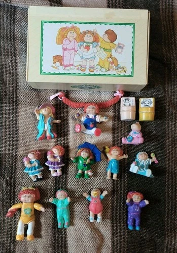Vintage 1980’s Cabbage Patch Doll Kids Lot Of 15 Figures, Stamps, Pencil Box