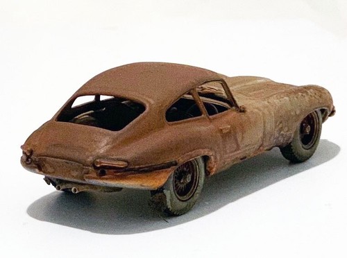 O gauge abandoned heavily weathered and rusted scrapyard Jaguar E type. Ref U3