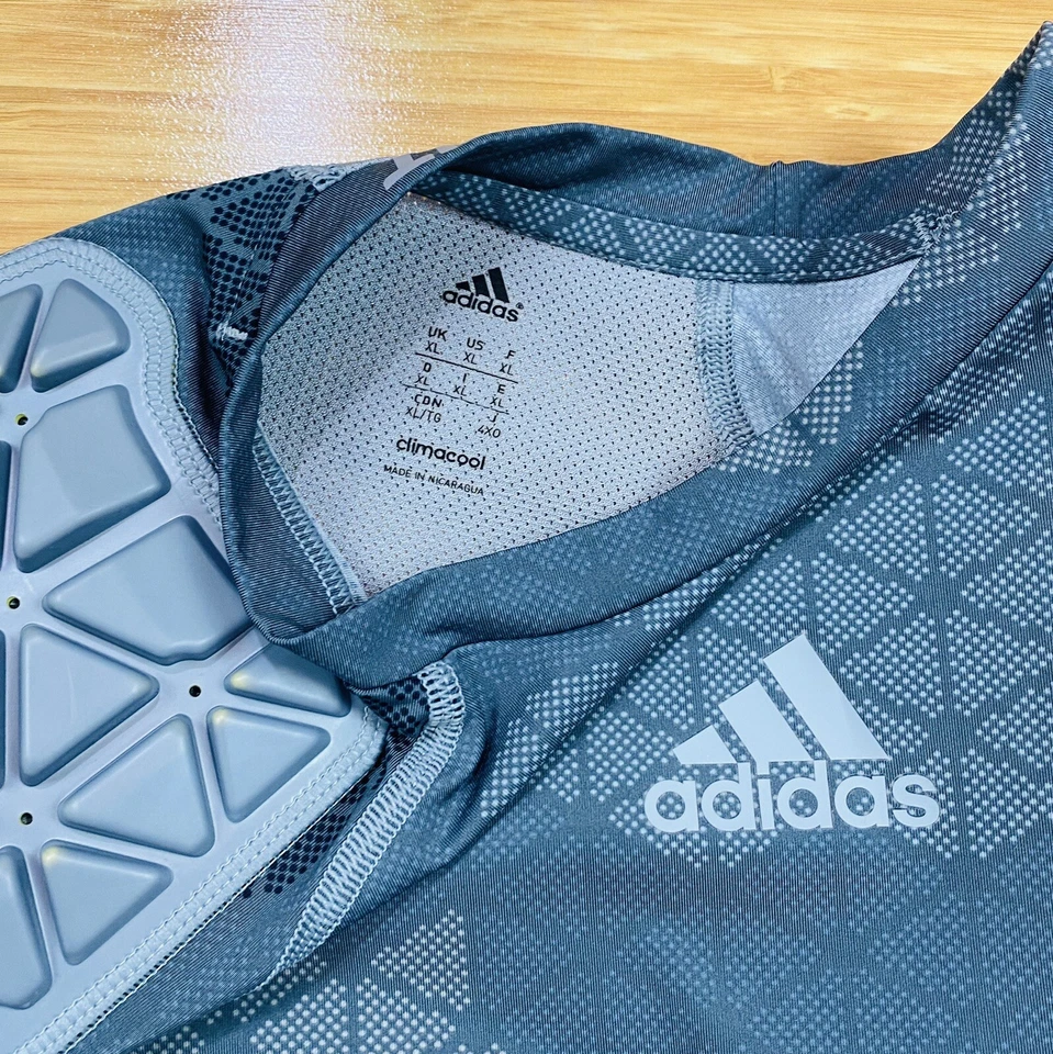 Men's Adidas Techfit Football Grey Shirt Size X-Large - Image 4 of 4