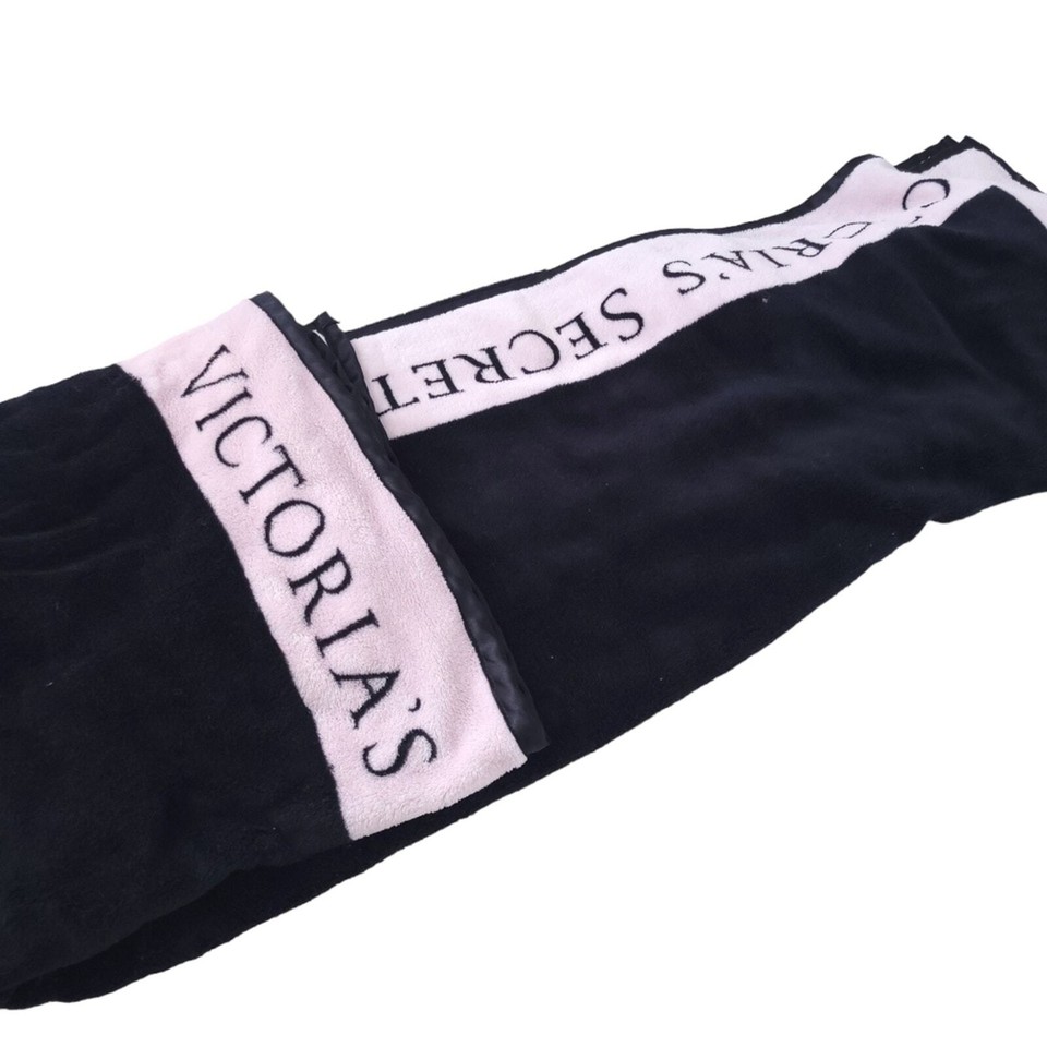 Victoria's Secret Fleece Blanket Pink Black Large Logo 50"x63" Soft