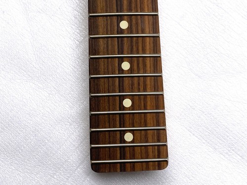 MIM Genuino Guardabarros JUGADOR Tele Pau Ferro Cuello MIM 22 Med Jumbo Trastes 9.5 "C" - Imagen 15 de 24