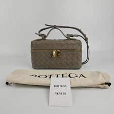 BOTTEGA VENETA Bang Bang $3200 Limestone Intrecciato Leather Vanity Case New