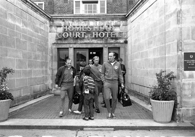 Soccer World Cup 1966 - German player Uwe Seeler Sigfried Held Wil- Old Photo 1