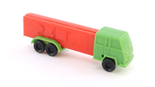 Vintage Pez Dispenser No Feet Rolling Wheels Truck 3.9 Austria Red & Green