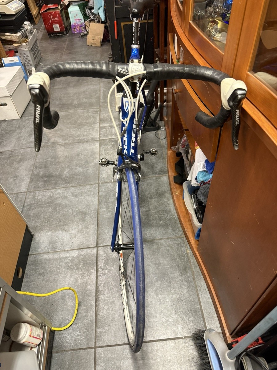 Trek Madone 4.7 Carbon Fiber Road Bike 2011 54cm Blue