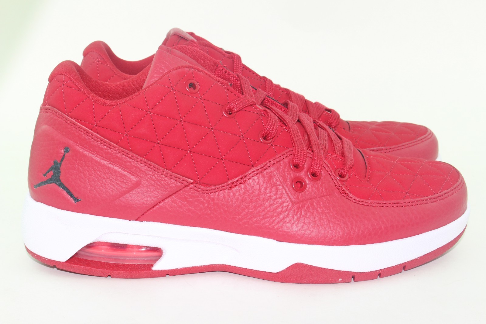 JORDAN CLUTCH GYM RED MEN SIZE 12.0 NEW RARE COMFORT HEEL AIR-SOLE LEATHER UPPER JORDAN CLUTCH GYM RED MEN SIZE 12.0 NEW RARE COMFORT HEEL AIR-SOLE LEATHER UPPER