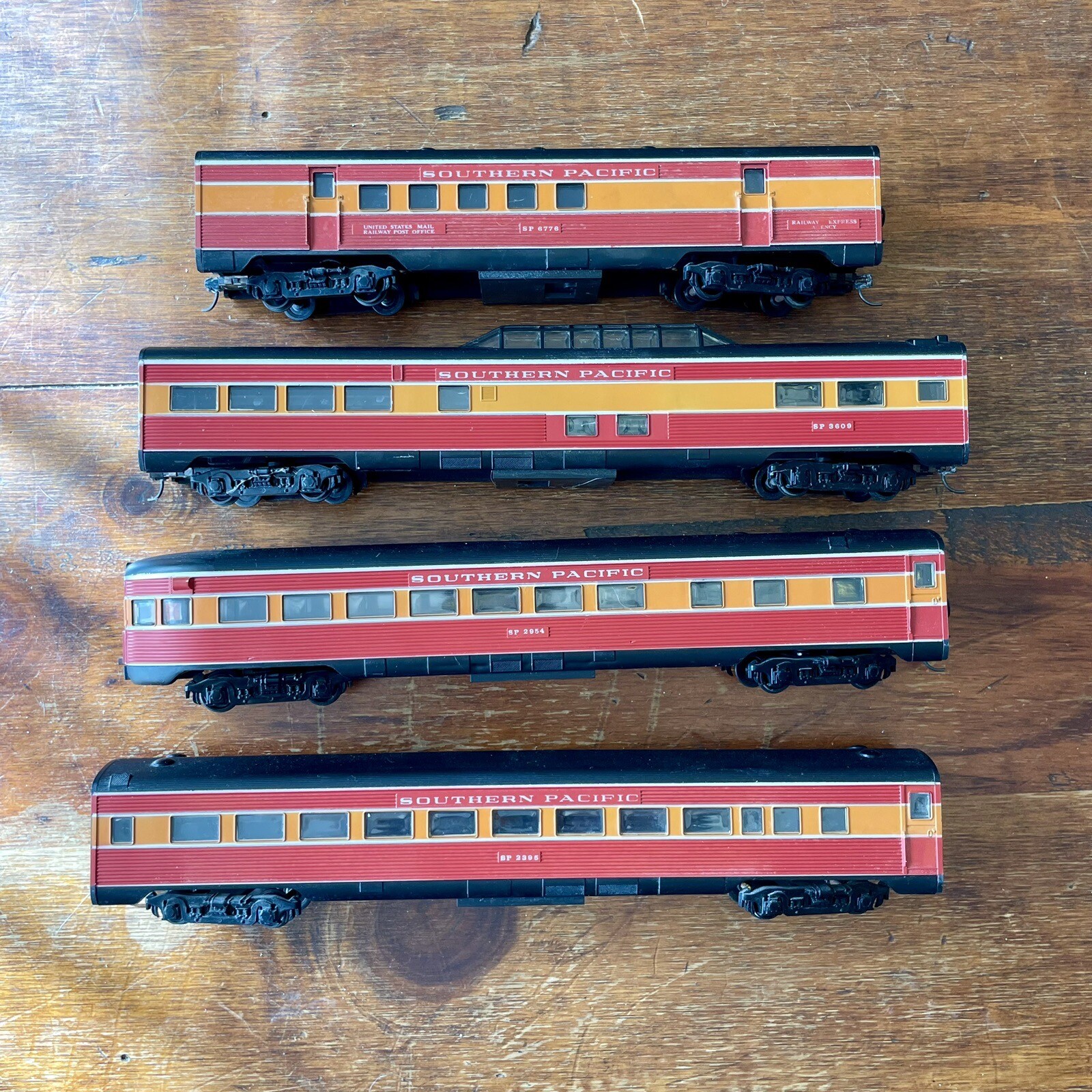 HO Athearn Southern Pacific Daylight Passenger Cars Vista Dome