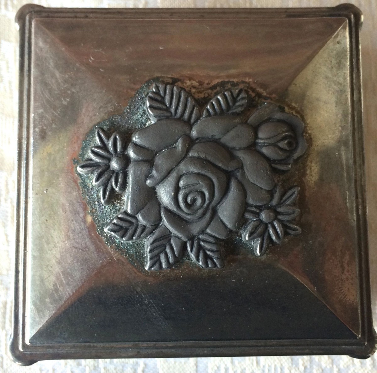 Vintage Silver-Plated Embossed Jewelry /Trinket Box (8172 Vintage Silver-Plated Embossed Jewelry /Trinket Box (8172