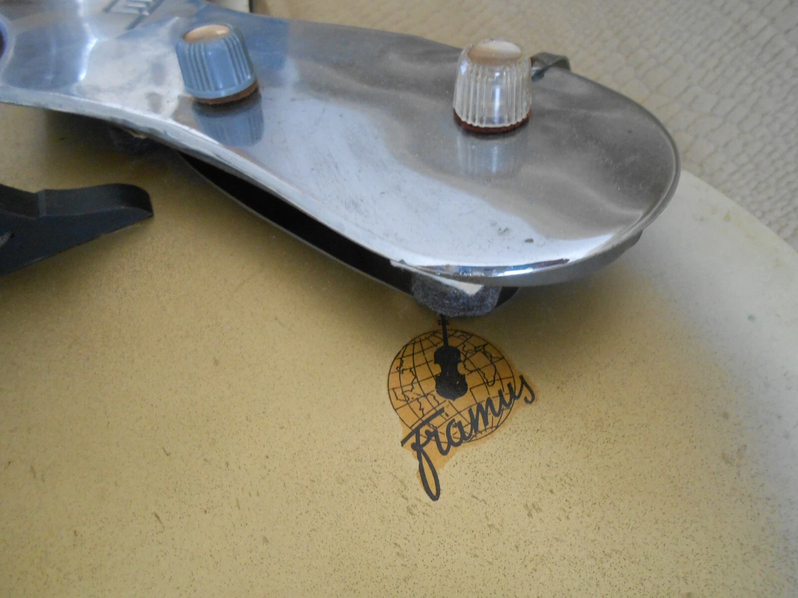 Picture 4 of 24