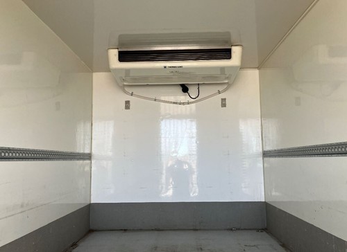 2020 MITSUBISHI CANTER FUSO 515 FRIDGE/ FREEZER 4x2 TRUCK - Picture 7 of 13
