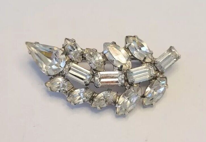 Vintage signed Weiss Clear Rhinestone Brooch Pear… - image 1
