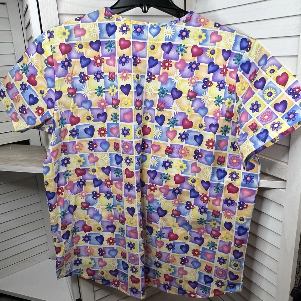 NWT Cherokee Women's Scrub Top Large Spring Hearts Flowers Bright V-Neck Pockets - Image 3 of 4