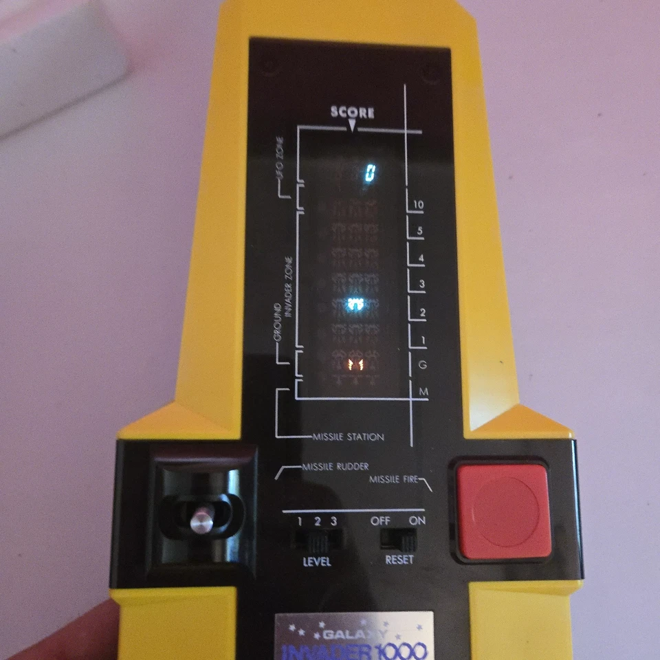 Galaxy Invader 1000 Gran Forma Pero NECESITA UNA CUBIERTA DE BATERÍA Probado y Funcionando Foto 2 de 4