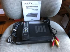 APEX ~ DIGITAL TV CONVERTER BOX ~ WITH REMOTE CONTROL ~ MODEL # DT-502 