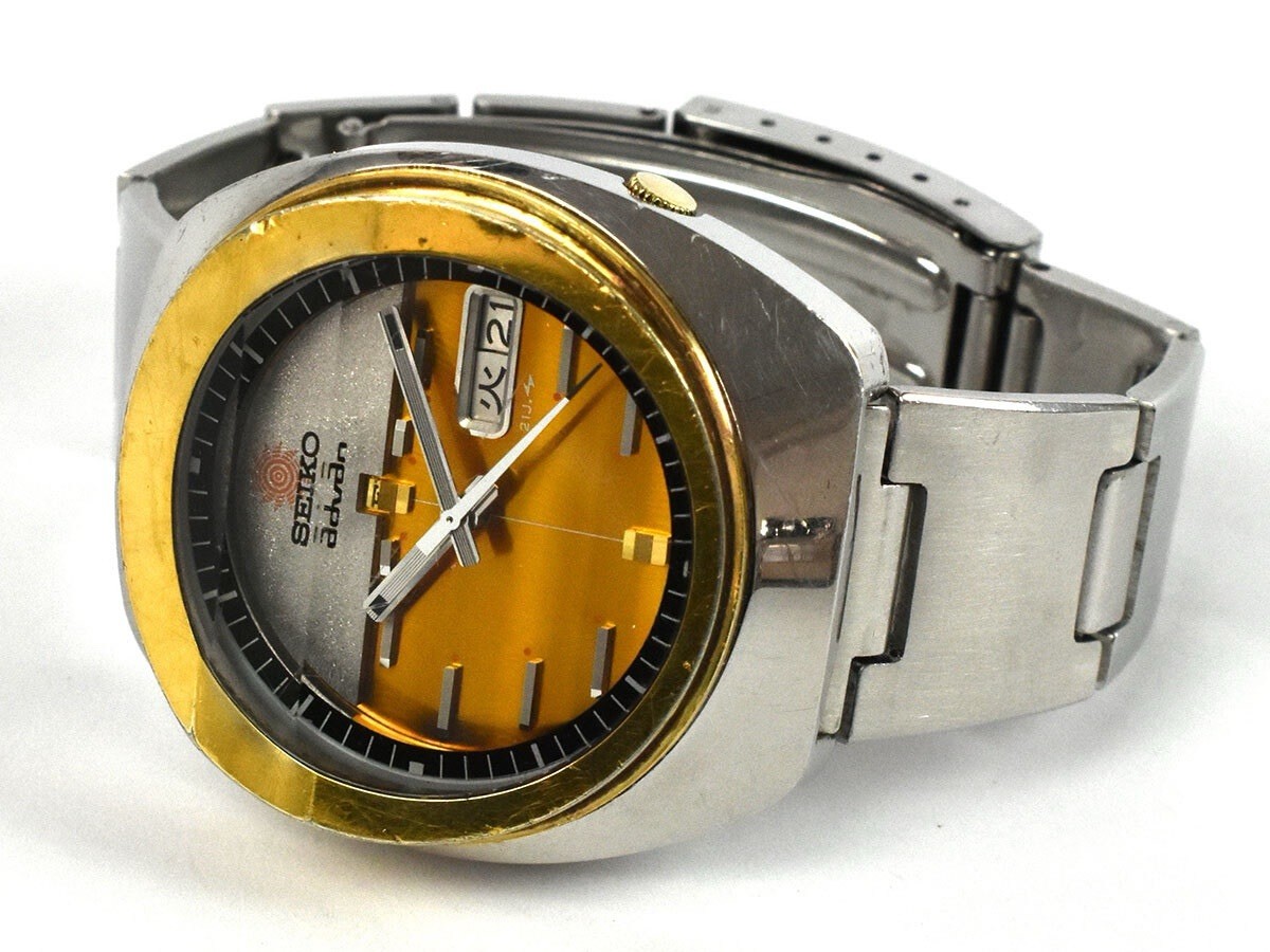 Seiko Advan 7039-7000 1974 JDM Automatic Day-Date Kanji Yellow Gradient Dial image 5