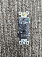  QTY 2 Decora 20 Amp 125 V Tamper Resistant Duplex Outlet/Receptacle