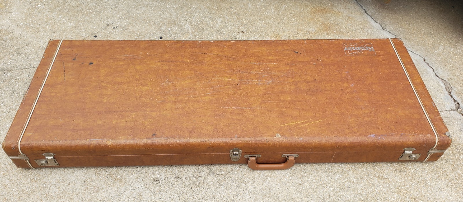 vintage Kramer Hard Shell Guitar or Bass Case ?? 45 1 / 2" x 16 1 / 2"