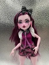 Monster High Buried Secrets Wave 2 Draculaura