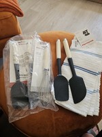 Kitchen Aid Baking Utensils 5 bundle Almond Cream all New plus 2 free tea towels