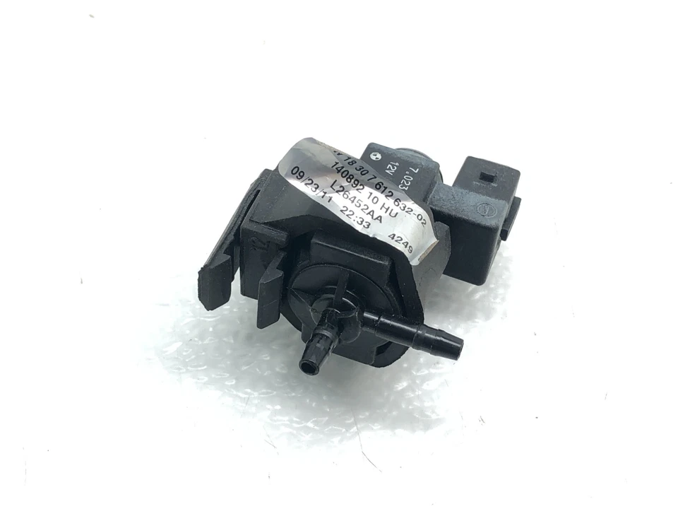2012-2018 BMW 650i F12 INTAKE VACUUM CONTROL VALVE SOLENOID OEM. - Image 3 of 4