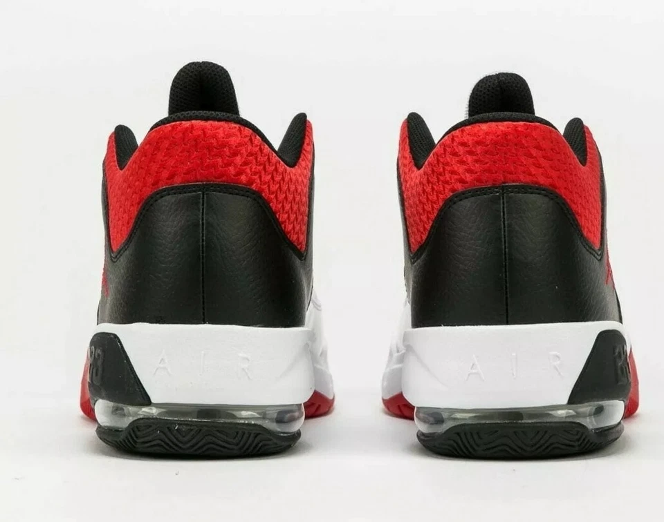 Zapatillas de baloncesto Jordan Max Aura3 blancas rojas universitarias negras CZ4167-160 12,5 Foto 4 de 4