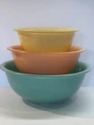 Pyrex 3 Pastel Clear Bottom Mixing Bowls #s 322, 323,325‼️SCRATCHES SEE PHOTOS‼️