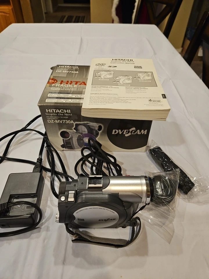 Hitachi DZ-MV730A DVD Video Camcorder with 16x Optical Zoom Tested Works - Image 2 of 4
