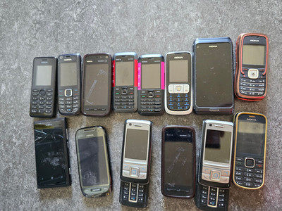 Lot of 14 Vintage Button Mobile Phones Nokia FREE SHIPPING