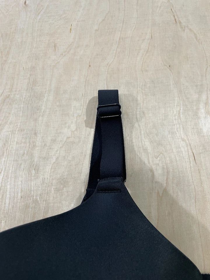 Sujetador Cacique con aros ligeramente forrado cobertura completa talla 44DD negro Foto 4 de 4