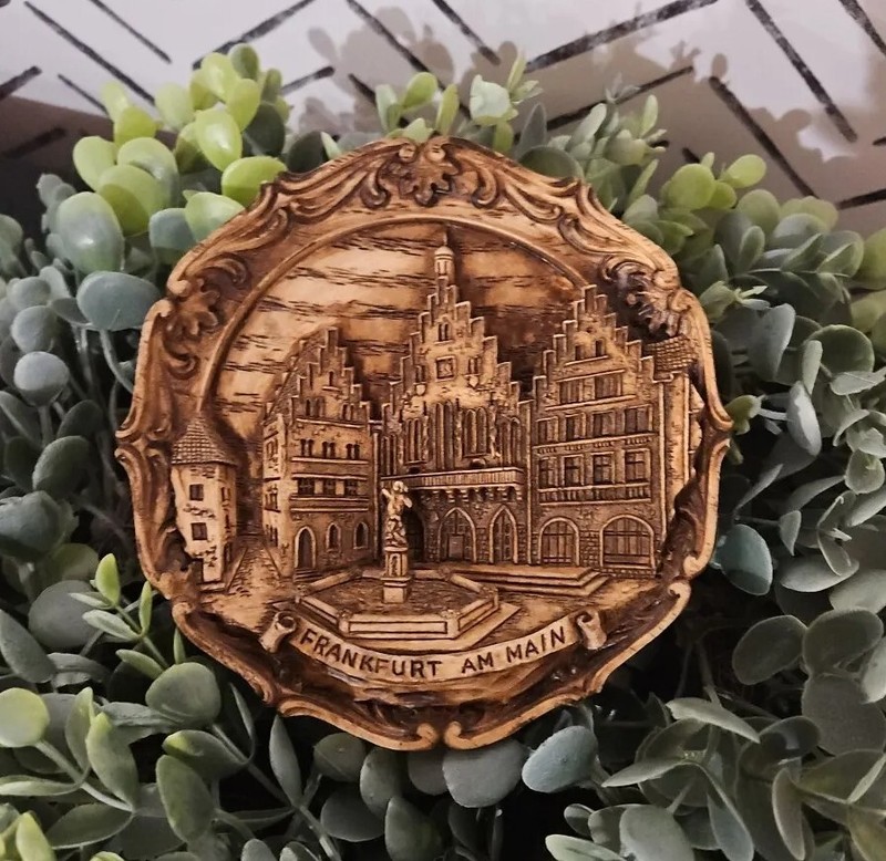 FRANKFURT AM MAIN (On The Main) - 6-Inch Wooden Relief Plaque - Beautiful!