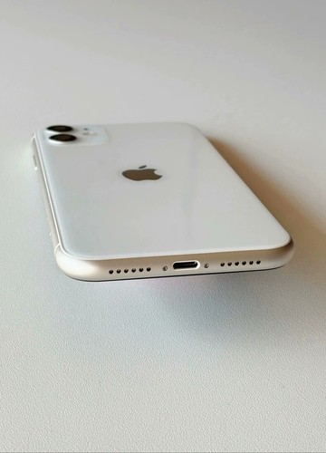 95%Ne w Apple iPhone 11 -64GB/128GB/256GB Multicolor Factory Unlocked - Picture 3 of 10