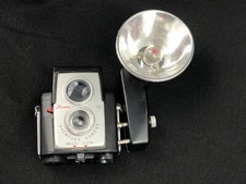 BROWNIE DAKON LENS STARFLEX CAMERA KODALITE FLASHHOLDER MIDGET EASTMAN KODAK VTG