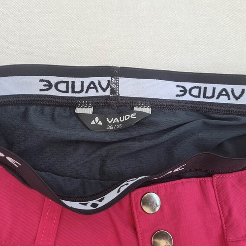 New Vaude Womens Cycling Shorts & Detachable Padded Undershorts Size S W28 Bike - Picture 3 of 18