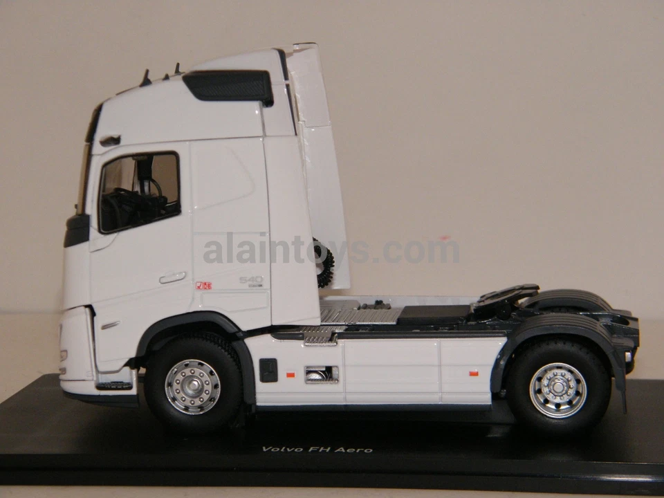 NOUVEAU TRACTEUR VOLVO FH AERO BLANC ELIGOR 1/43 Réf 118347 - Photo 2/4