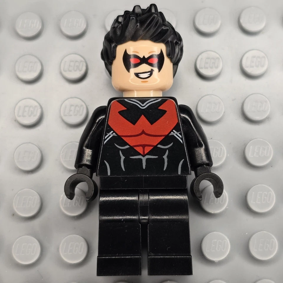Lego DC Super Heroes Minifigura SH0085 Nightwing Foto 2 de 4