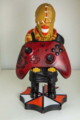 Nemesis Resident Evil Controller Stand, Detailed STAAARS! Fan Art - Picture 10 of 11