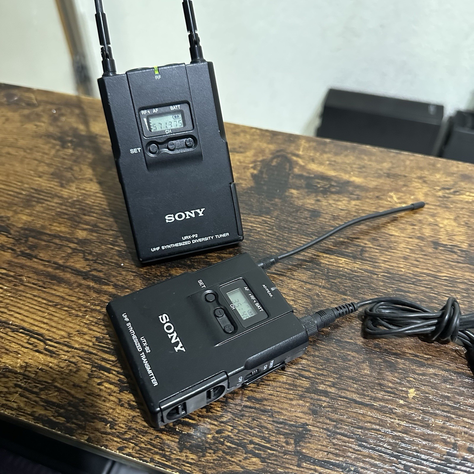 Sony UTX-B2 UHF Transmitter & URX-P2 UHF Tuner, Lavalier