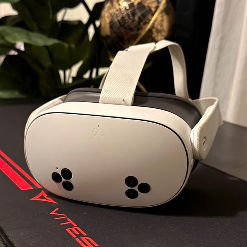 Meta Quest 3S 128GB Standalone VR Headset, White, with Controllers