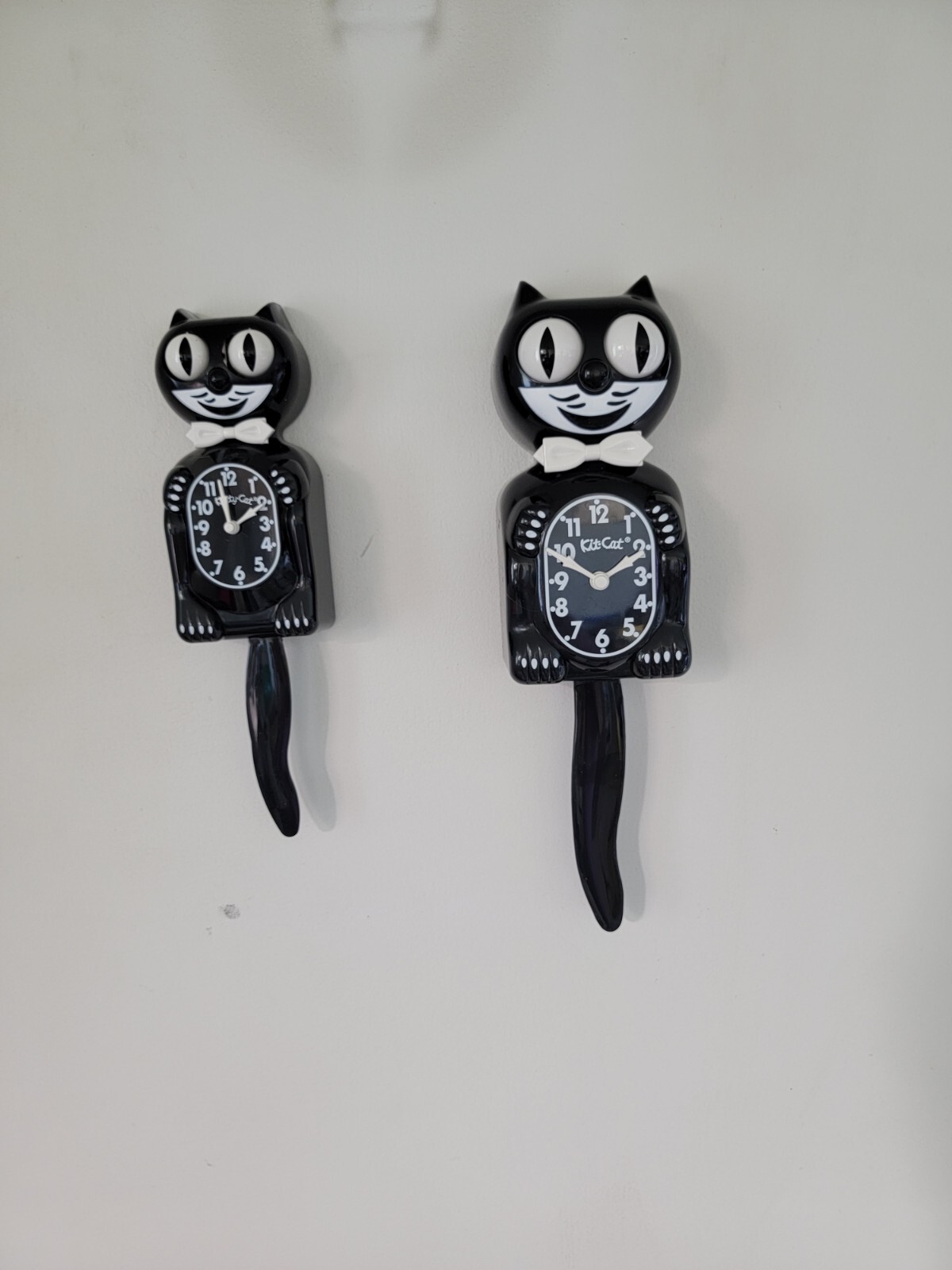 Kit Cat Clock Ltd Edition Ocean Waves Miss Kitty 12 3/4 Inches