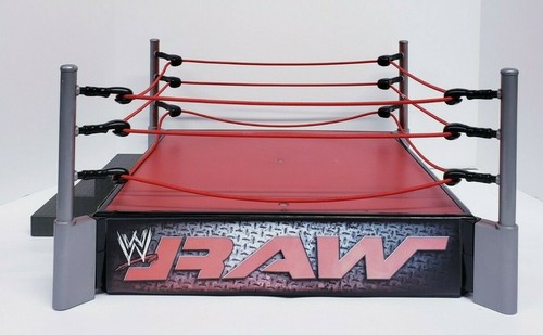 WWE WWF Raw Action Ring with red mat pre-owned - Picture 4 of 4