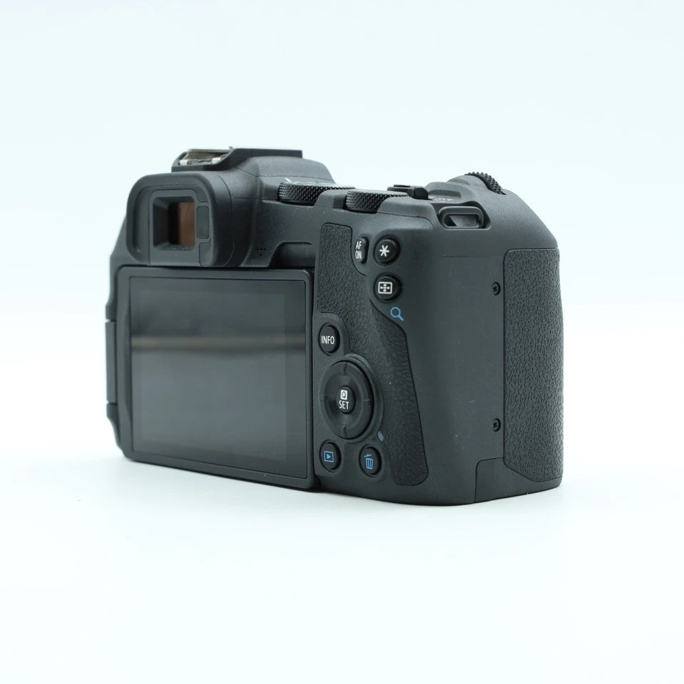 Canon EOS R8, photo 2 of 4