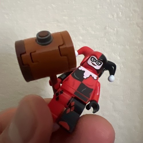 LEGO Harley Quinn Minifigure Batman The Animated Series 76271 76274 Exclusive - Picture 4 of 13