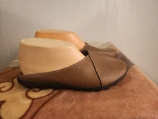 SOCOFY Brown Leather Mule Driving Shoes Women's Size 8 EU 39 Pebbled Slip-On