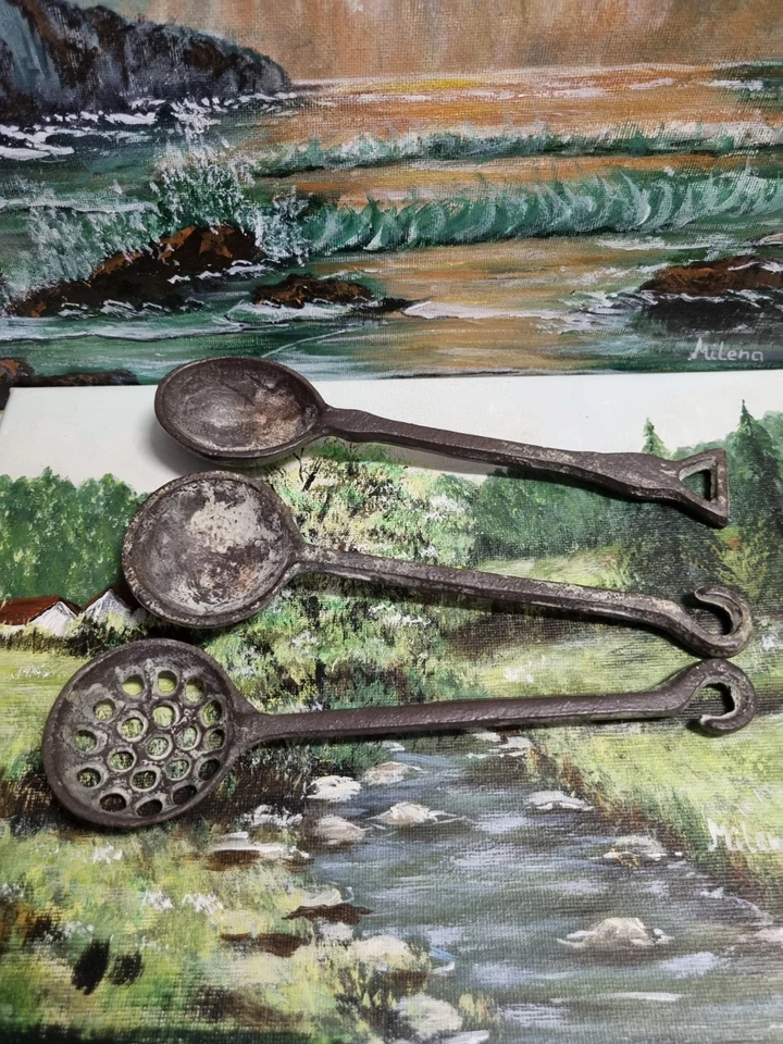 VTG Set of 3 cast iron cooking utensils - Image 3 of 4