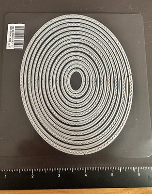 Tonic Studios überbackene ovale Schichtung/Verschachtelung Handwerk Stanzen Set
